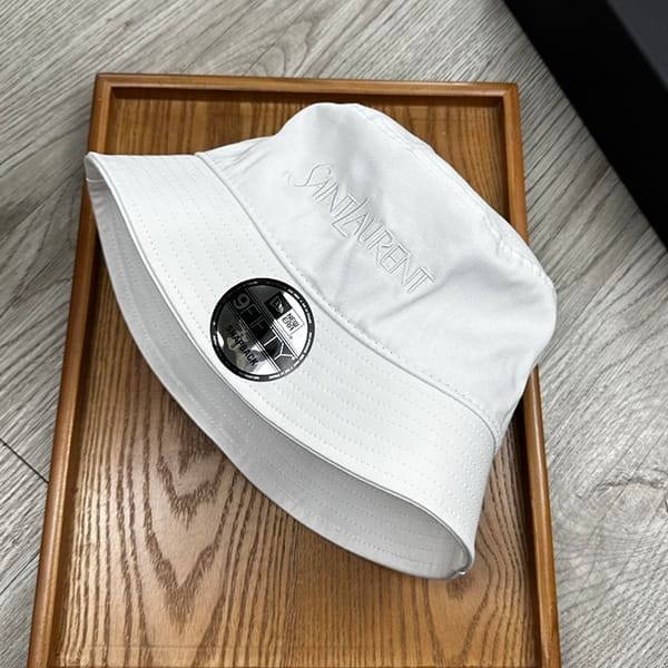人気急上昇サンローラン×NEWERA ロゴ刺繍 バケットハット レプリカ Sap13037